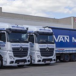 Eerste nieuwe Belgische Actros trucks staan in de kleuren van Van Mieghem Logistics