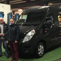 Eerste elektrische Renault Trucks Master Z.E. in kleuren UPS