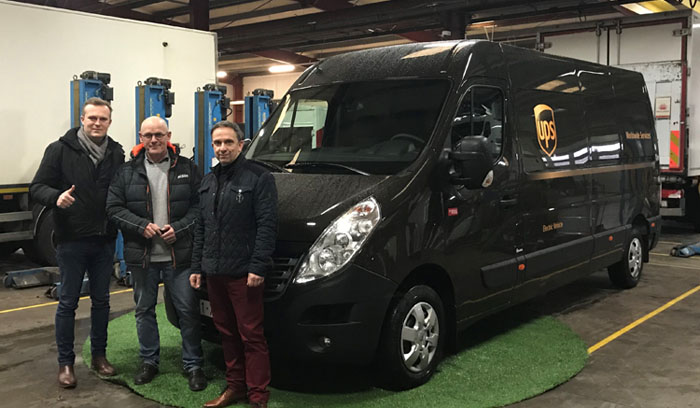 Eerste elektrische Renault Trucks Master Z.E. in kleuren UPS