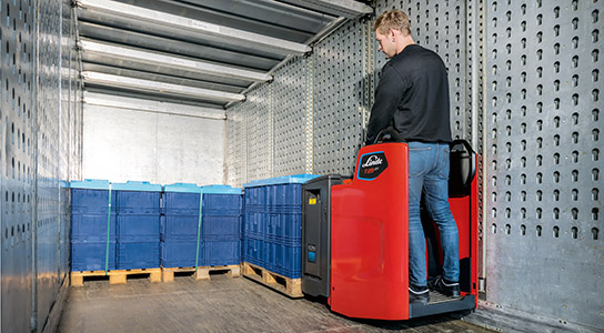 Extra smalle Linde FP stapelaars en transpalletten