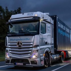 Daimler Truck - GenH2 Truck