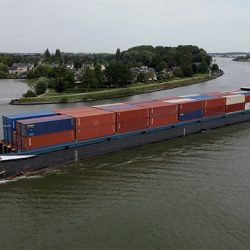 WeBarge neemt PortConnect over - versterking van duurzame binnenvaart