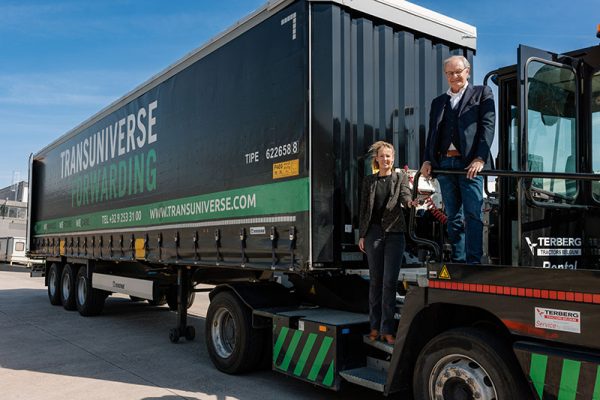 Transuniverse Forwarding en Naxco/OTEC versterken groepageverkeer tussen België, Tsjechië en Slowakije Transuniverse Forwarding