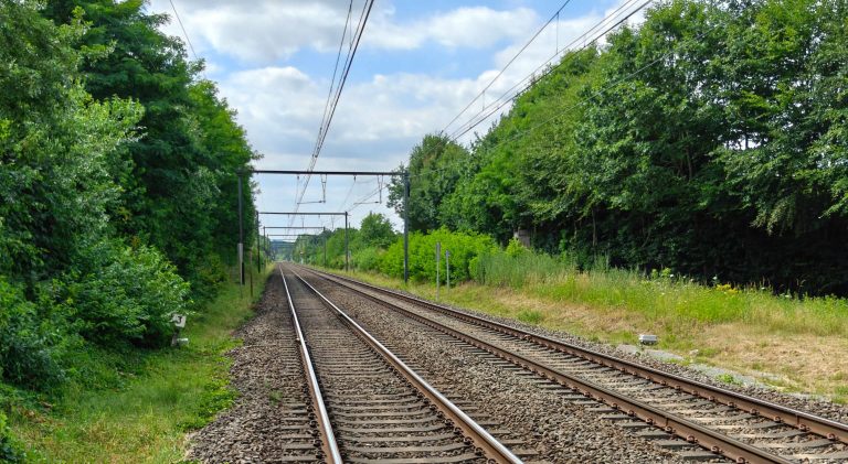 Nieuwe spoorcorridor verbindt Zeebrugge met Roemenië voor vervoer van afgewerkte voertuigen