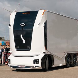 Antwerpse haven zet autonome truck in voor commerciële containertransporten