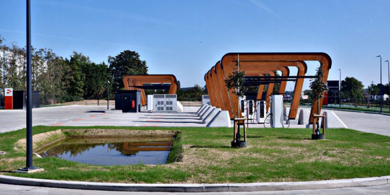 Milence opent vijfde Belgische trucklaadhub in Temse met megawattladen
